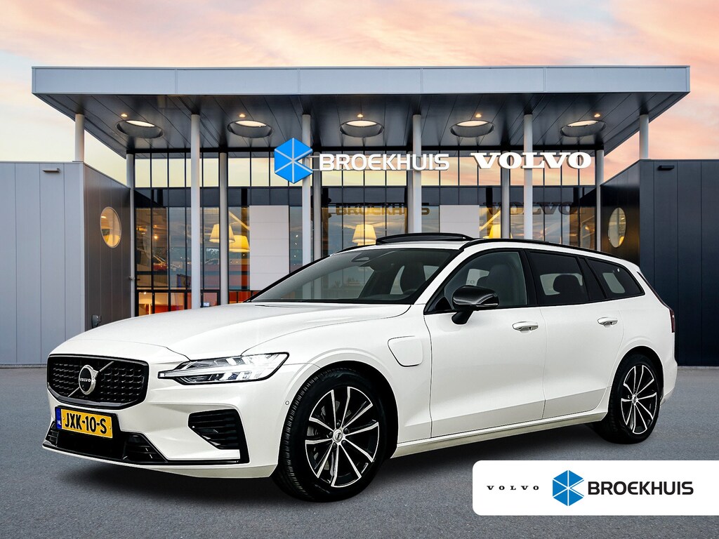 Volvo V60 T8 Recharge Plus Dark | 18" Allseason | Trekhaak | Panoramadak | Head-Up | 360 Camera | Elektr. verst. Sportstoelen | Getint Glas