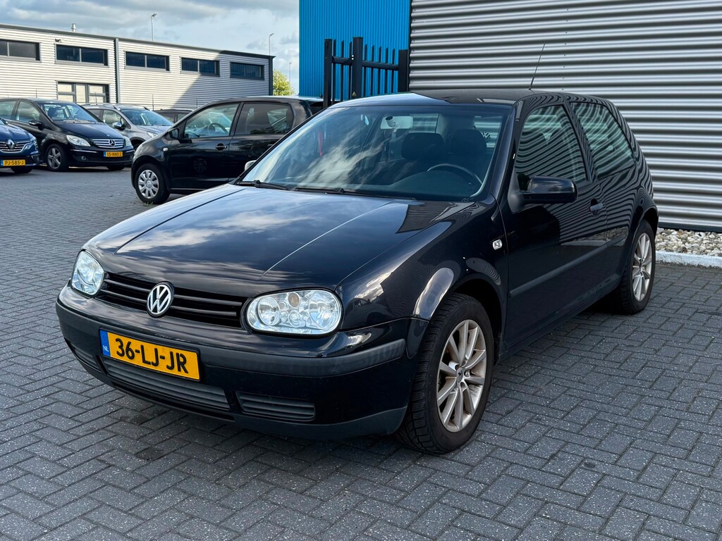 Volkswagen Golf 1.6-16V Sportline