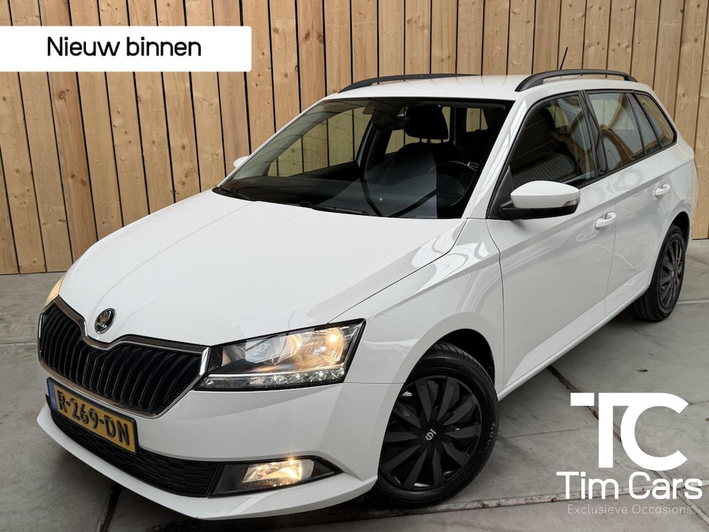 Skoda Fabia Combi 1.0 TSI Ambition Apple CarPlay/Android Auto | Airconditioning | Cruise control | DAB ontvanger | Multifunctioneel stuurwiel | Navigatiesysteem | Signaalkleur | Parkeersensoren achter