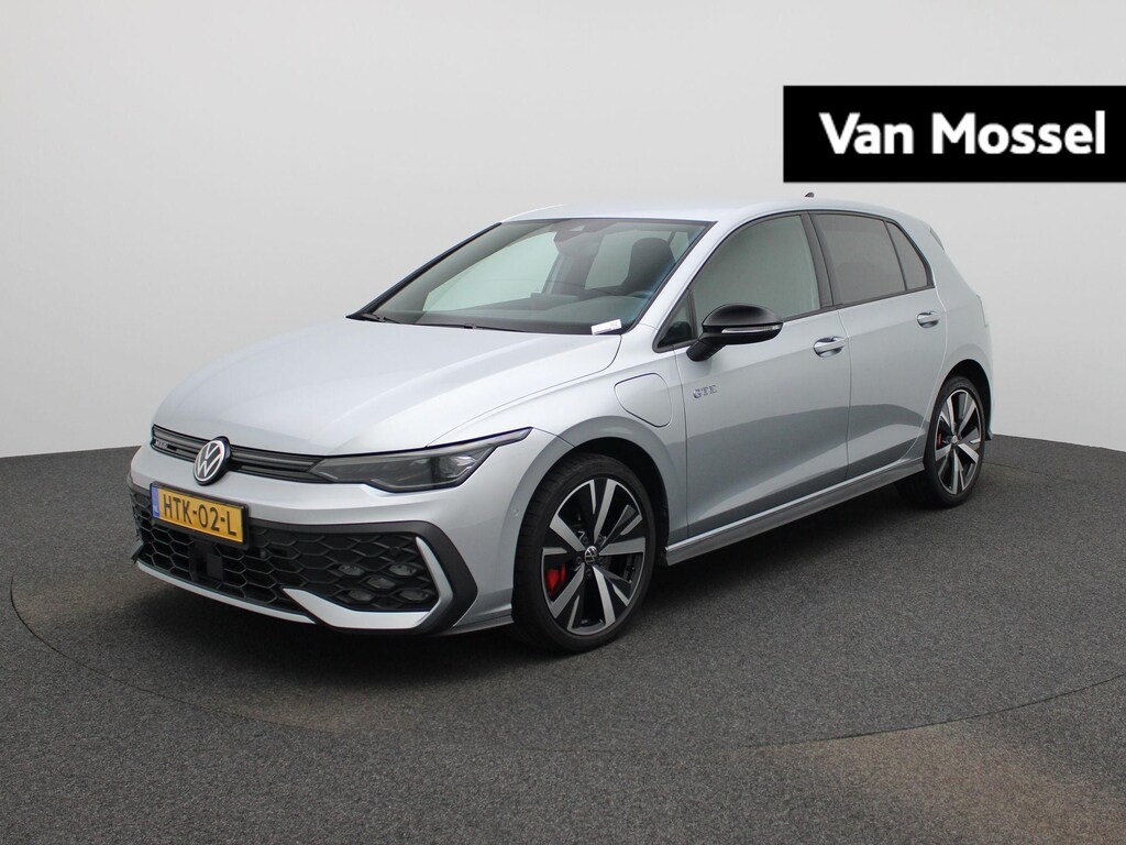Volkswagen Golf 1.5 eHybrid GTE | 272 PK| Origineel Nederlands | 1e Eigenaar | Navigatie | LED Matrix | Achteruitrijcamera | Stoelverwarming | Stuurwielverwarming | Black Style |