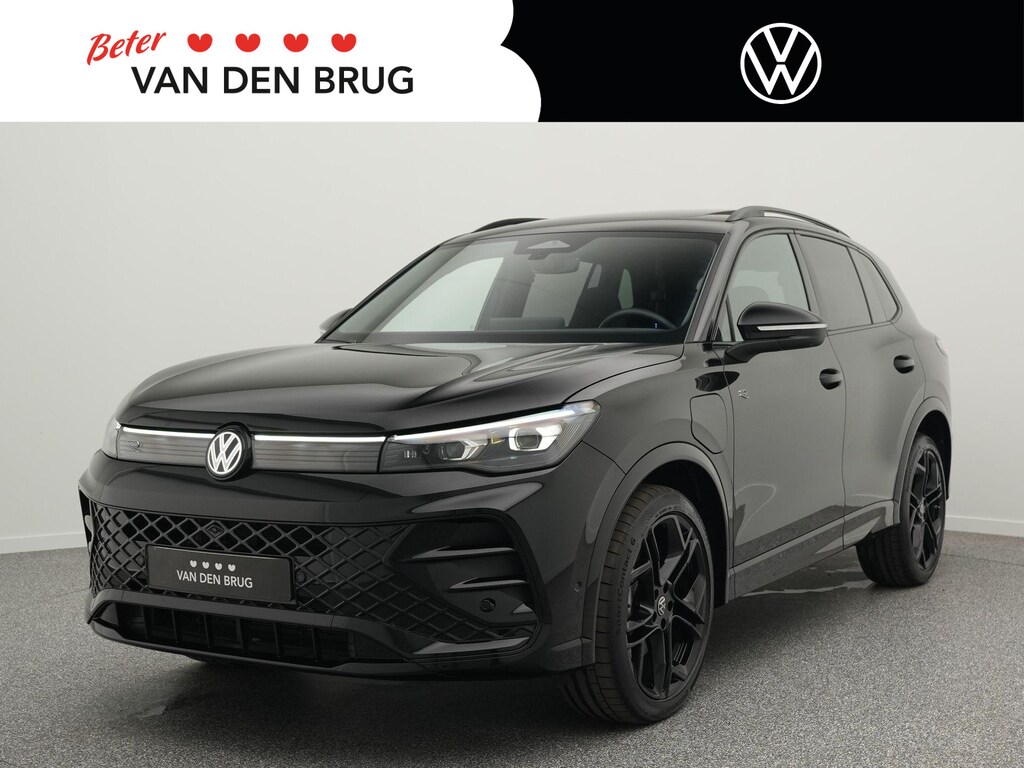 Volkswagen Tiguan 1.5 eHybrid R-Line Edition 272 pk | Black Style | LED Matrix | Navigatie | Panoramadak | Cruise control | Trekhaak | Head-Up Display | Elektrische Achterklep |