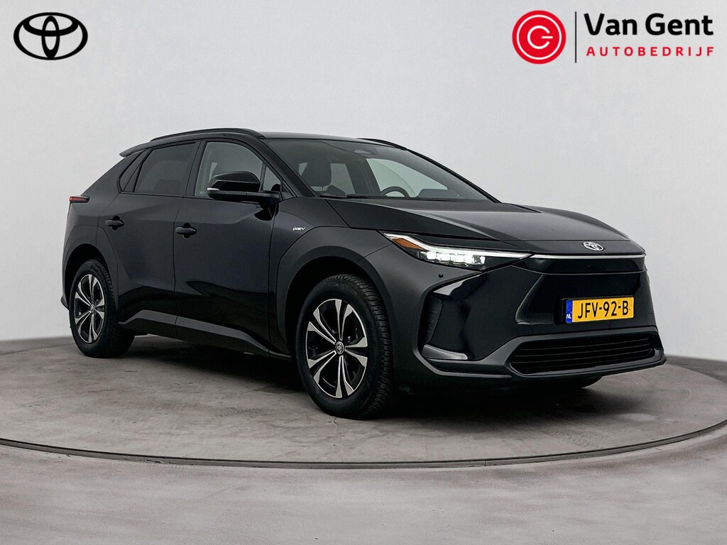 Toyota BZ4X Dynamic 71 kWh | Warmtepomp | Dodehoek detectie | Apple Carplay / Android Auto | 360 camera | Stoel-/stuurverwarming | Matrix LED | Verwarmbare voorruit | Adaptive Cruise | Keyless | 18 inch