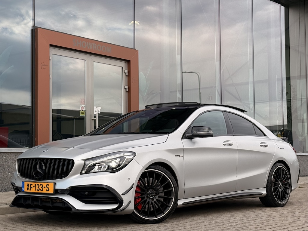 Mercedes-Benz CLA AMG 45 4MATIC MATGRIJS | Leder | Pano | Schaalstoelen | Harman / Kardon | Apple Carplay | Achteruitrijcamera