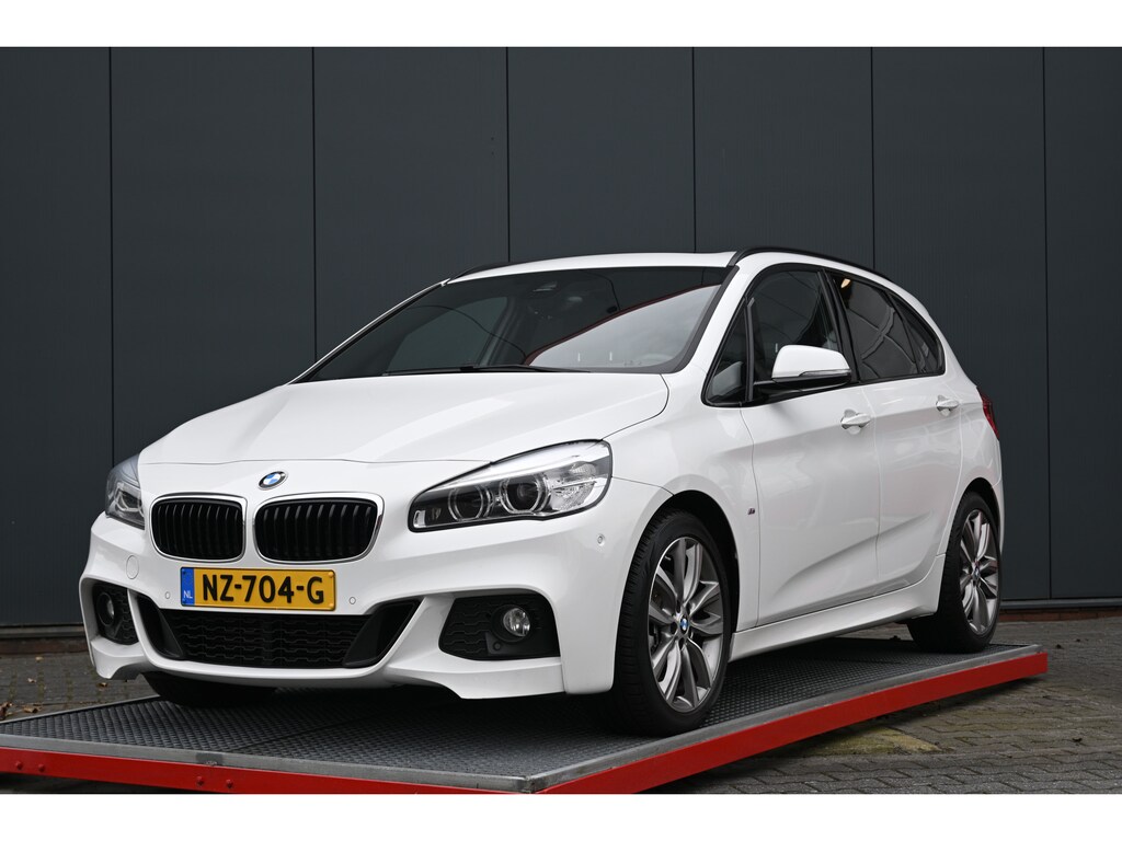 BMW 2-Serie Active Tourer 220i Centennial High Executive trekhaak m sport
