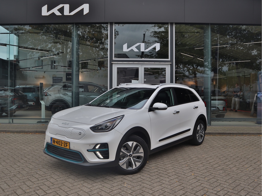 Kia Niro EV e-Niro ExecutiveLine 64 kWh | Leder | Memory | JBL | Schuifdak | Stoelventilatie | All-Season | tot 10 jaar Garantie |