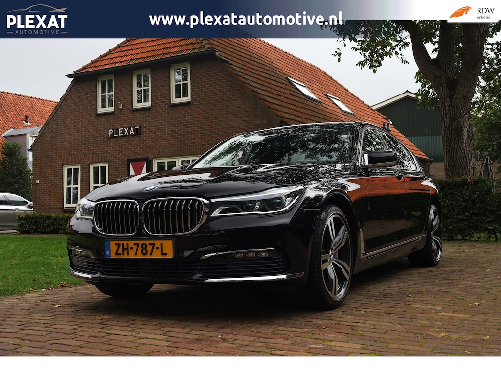 BMW 7-Serie 740i High Executive Aut. | 4-Wielbesturing | Adaptieve Cruise | Dodehoekbewaking | Luchtvering | Trekhaak | Historie |