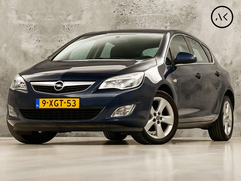 Opel Astra 1.6 Selection (CLIMATE, CRUISE CONTROL, SPORTSTOELEN, NIEUWE APK, NIEUWSTAAT)