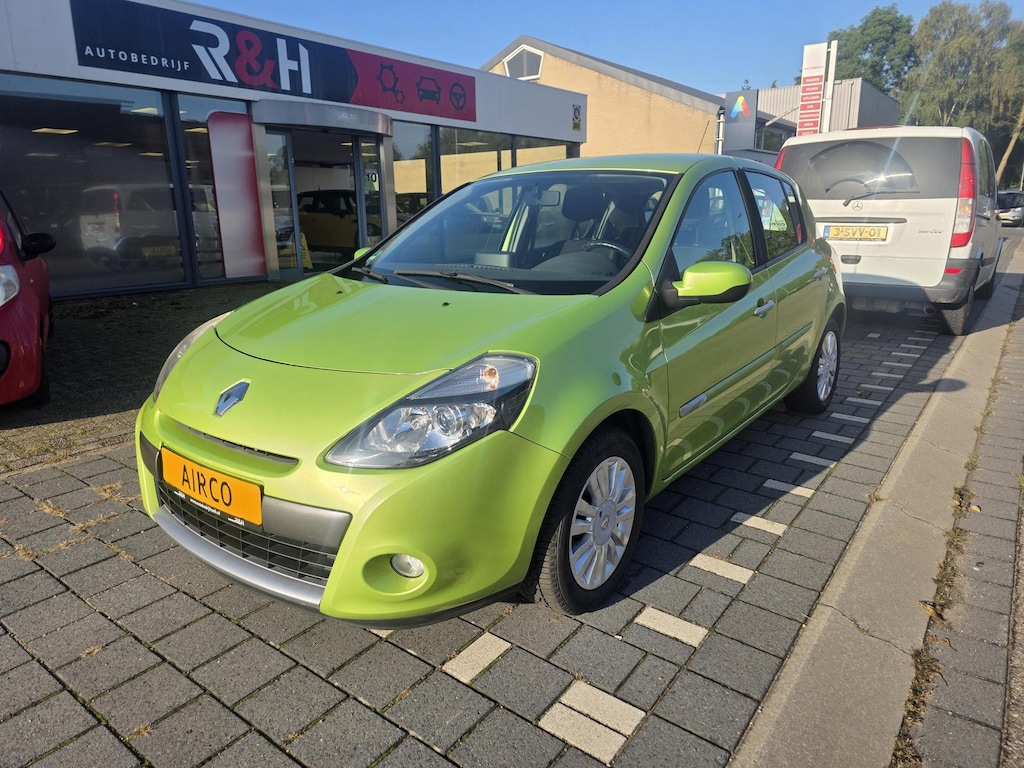 Renault Clio 1.2 Expression 5 deurs, airco, sportvelgen, navigatie