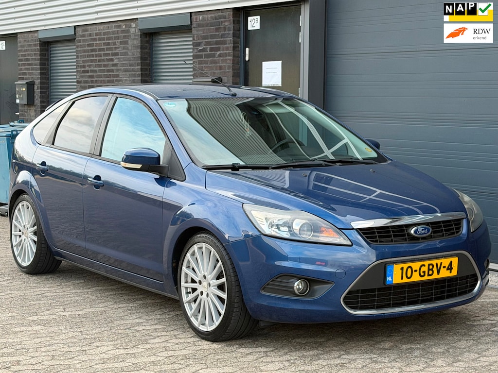 Ford Focus 1.6 Titanium LEER NAVI CLIMA TREKHAAK APK
