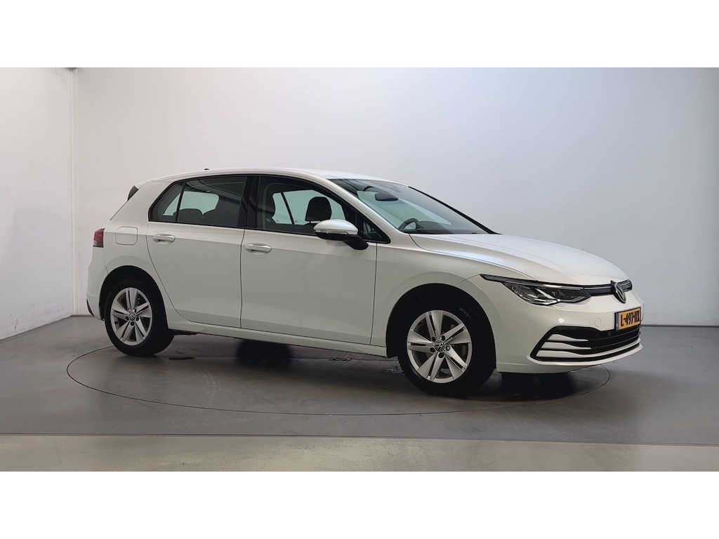 Volkswagen Golf 1.0 TSI 110pk Life Sfeerverlichting Parkeersensoren Adaptive Cruise Trekhaak