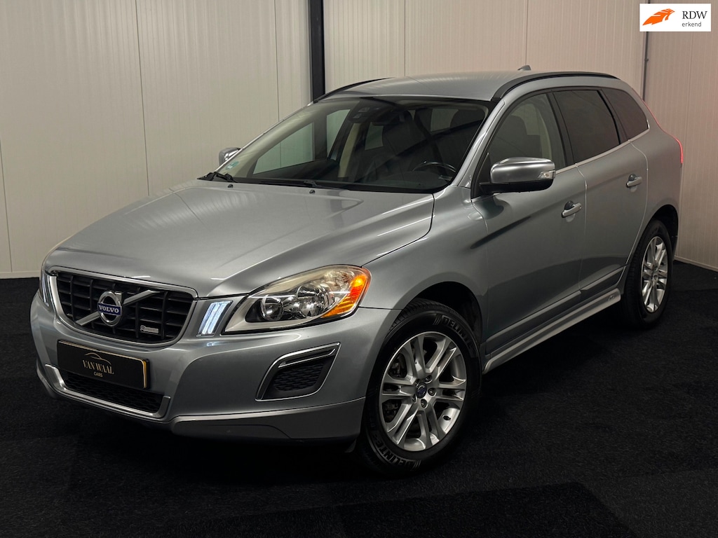 Volvo XC60 2.4D AWD R-Design 225PK AUTOMAAT/LEDER/CLIMA/CRUISE/PDC/TREKHAAK