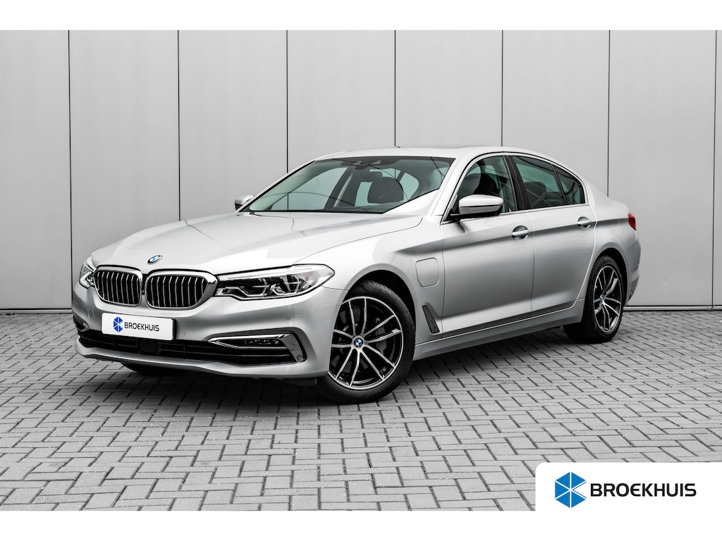 BMW 5-Serie 530e iPerformance High Executive 252Pk | Rondomzichtcamera | Head-up Display | Glazen schuifkanteldak | Stoelverwarming en ventilatie | Uitwijk assistent |18:LMV