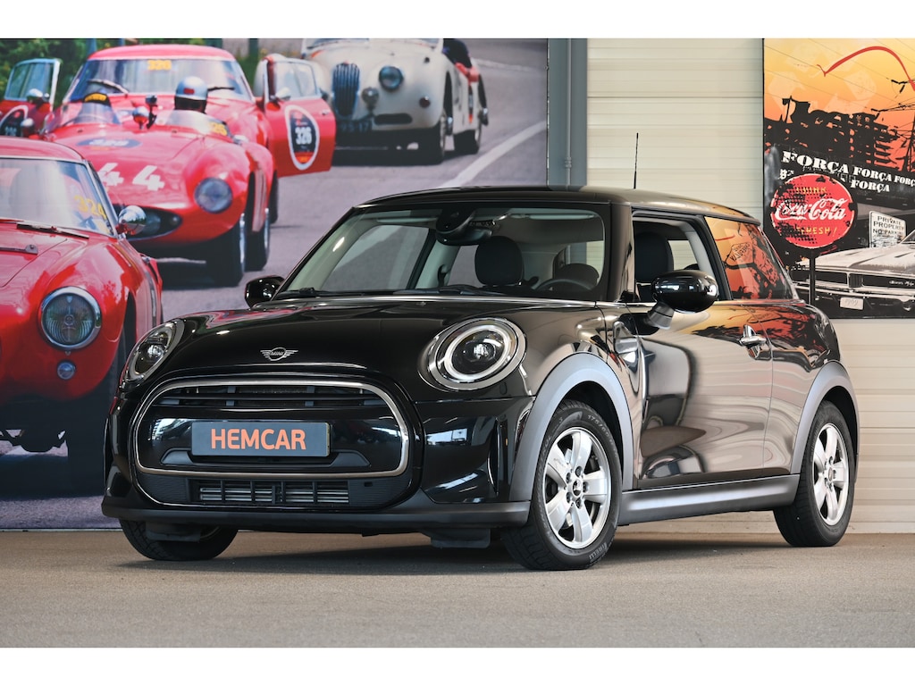 MINI Cooper 3-Deurs 1.5 Essential Facelift model / Automaat
