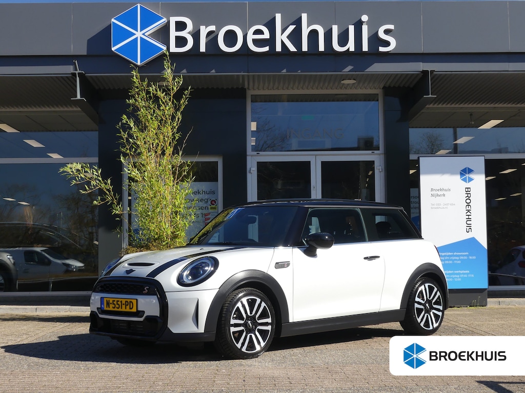 MINI Cooper S Mini 2.0 Classic JCW | STOEL+VOORRUITVERWARMING | CAMERA | NAVI | GETINT GLAS | PARKEERSENSOREN | KEYLESS ENTRY/START |