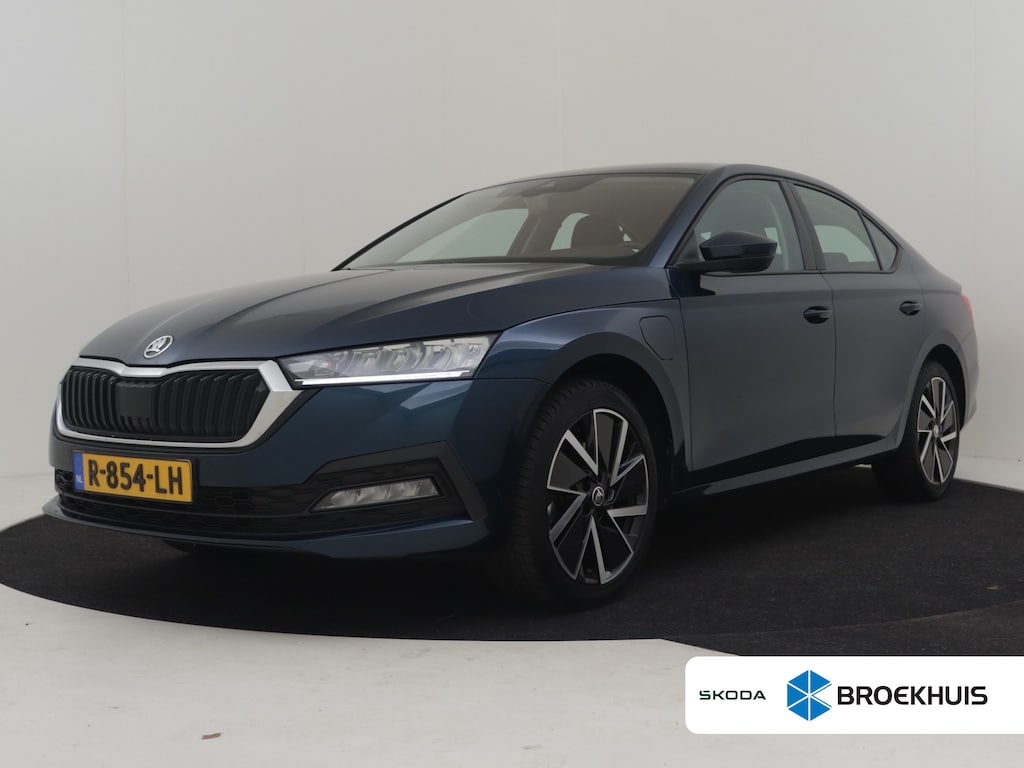 Skoda Octavia 1.4 TSI iV PHEV Business Edition 204 Pk DSG/AUTO | Trekhaak  | Navigatie | SOH 87,2% | Apple carplay Android auto | Keyless | Parkeersensoren V+A | Cruise control | Stuurverwarming |18"LMV