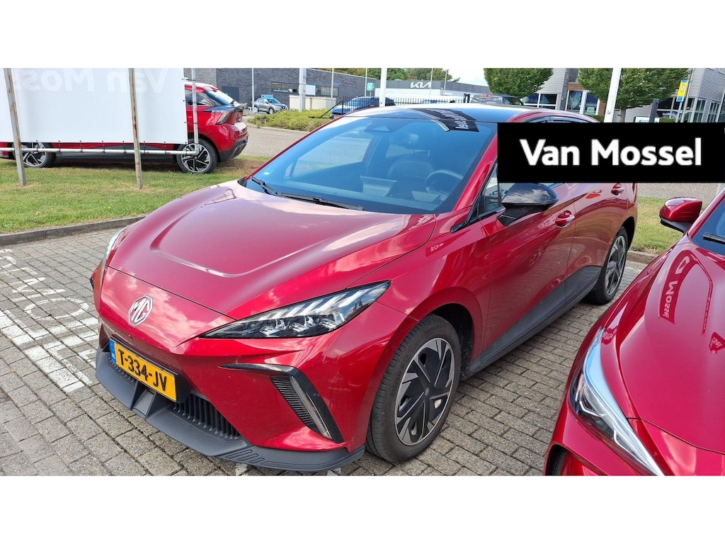 MG MG4 Long Range Luxury 64 kWh | Navi | CarPlay | 360 Camera | Afn. Trekhaak | Zwart Dak | Stoelverwarming |