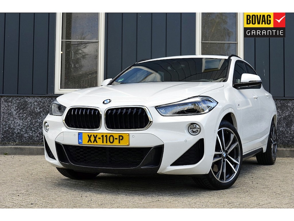 BMW X2 sDrive20i M-Sport Rijklaarprijs-Garantie Panorama dak Leder Led Camera Trekhaak Navigatie