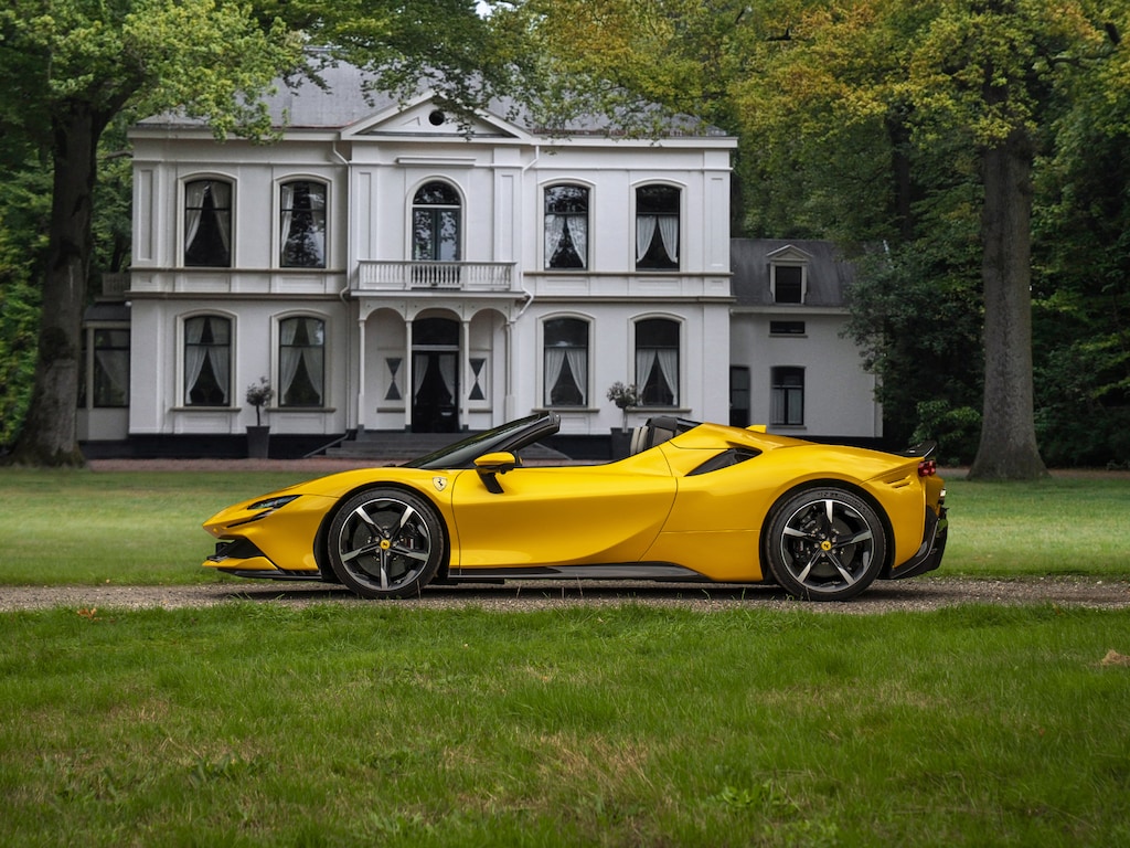 Ferrari SF90 Spider 4.0 V8 Assetto Fiorano