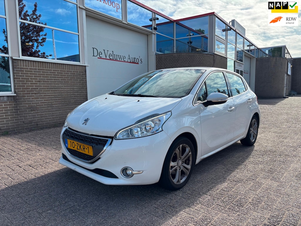 Peugeot 208 1.2 VTi Allure | Zo mee! | APK 01-2027