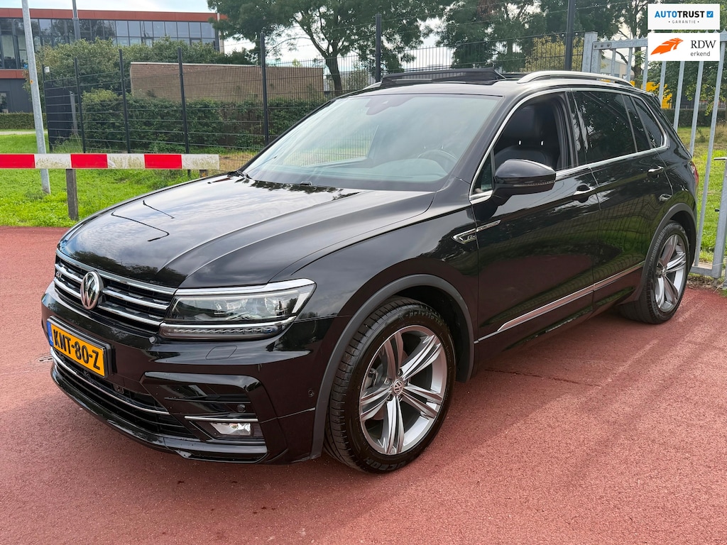 Volkswagen Tiguan 1.5 TSI ACT Highline Business R Pano Virtual 360camera ACC