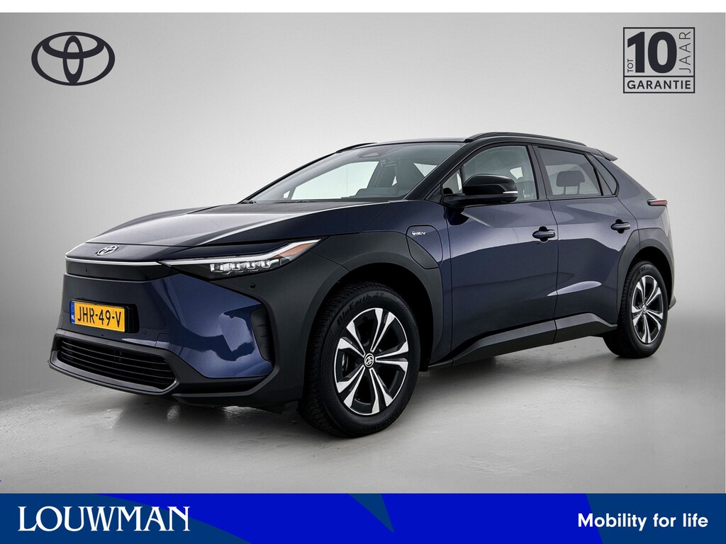 Toyota BZ4X Dynamic 71 kWh | BTW voertuig | Panoramadak | Stoel+stuurverwarming | 360 Camera | Elektrisch verstelbare bestuurdersstoel | Elektrische achterklep | Dodehoek detectie | Parkeersensoren voor+achter |