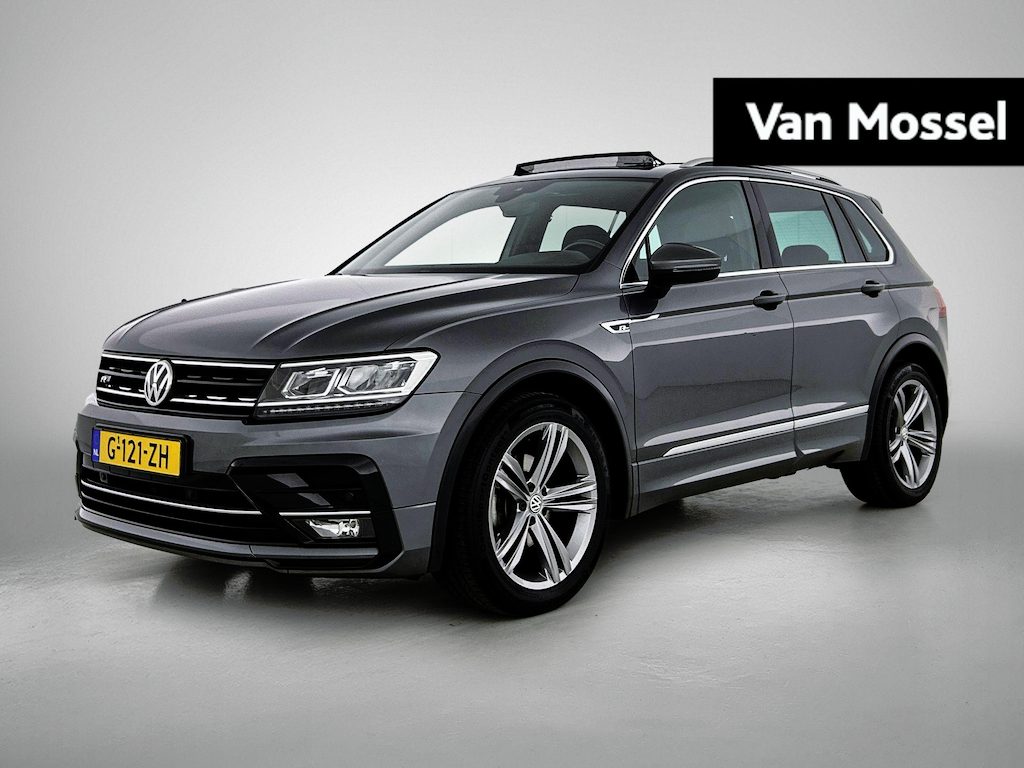 Volkswagen Tiguan 1.5 TSI Comfortline Business 130 PK | R-Line exterieur | Panoramadak | Navigatie | Climate Control | Parkeersensoren | Apple Carplay | Android Auto | 19"Lichtmetalen velgen |