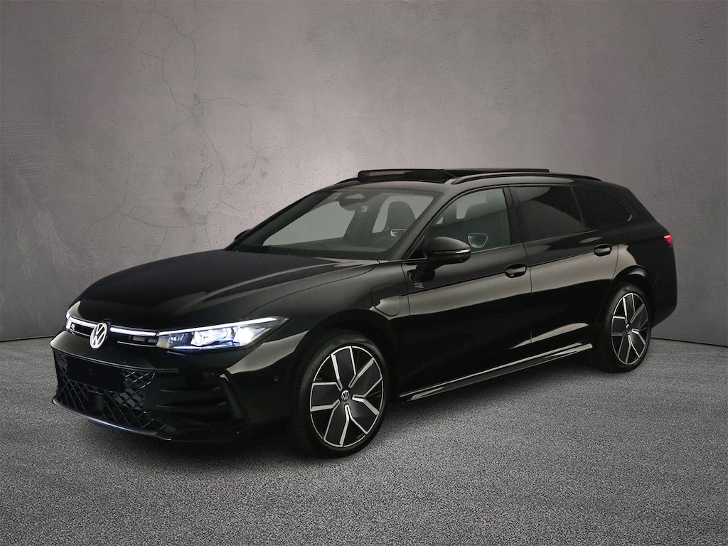 Volkswagen Passat Variant R-Line Edition 1.5 TSI eHybrid 272pk DSG Automaat Trekhaak, Black Style, Panoramadak, Adaptive cruise control, Navigatie, Achteruitrijcamera