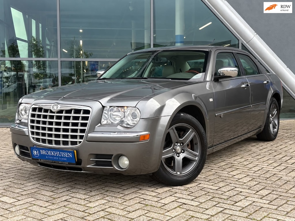 Chrysler 300C 3.5 V6 249pk Schuifdak / Stoelverwarming / Navigatie