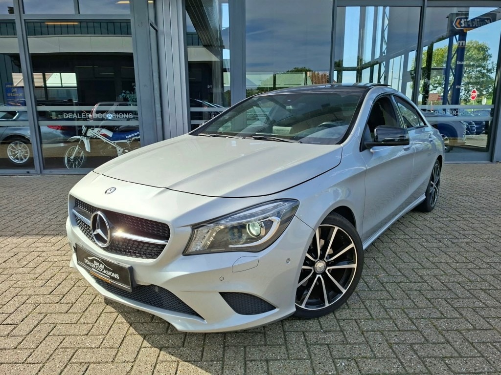 Mercedes-Benz CLA 180 AMBITION AUTOMAAT NAVI PANORAMADAK PDC LMV