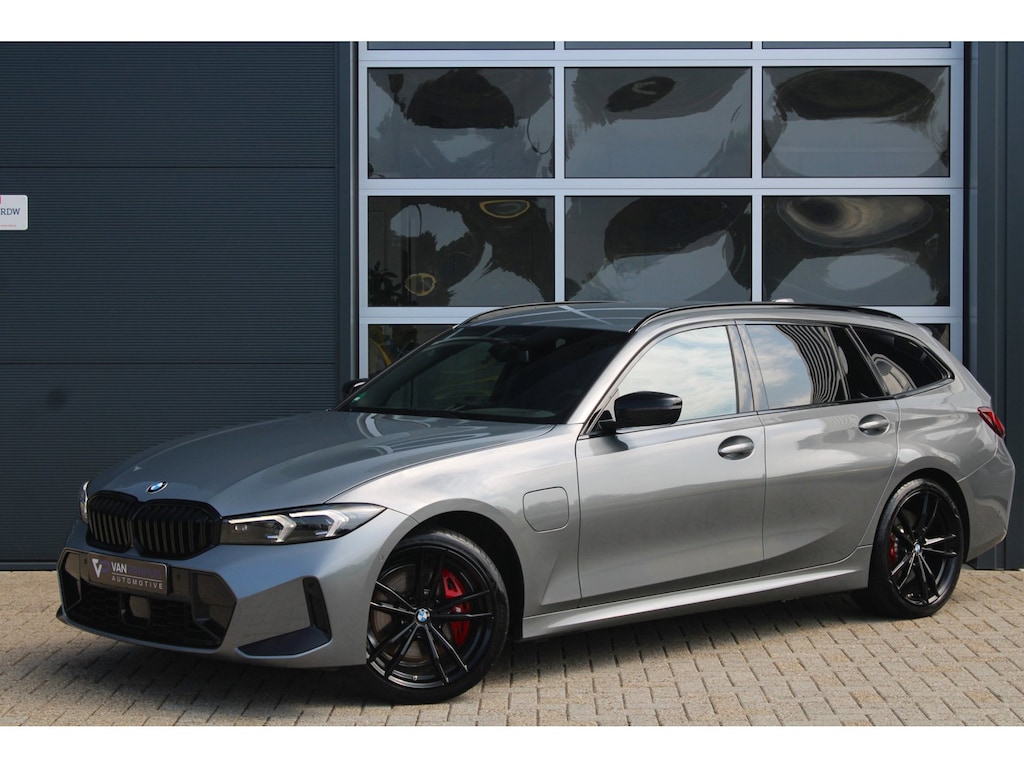 BMW 3-Serie Touring 330e M-Sport Pro | ACC | Head-up | HK | 19''