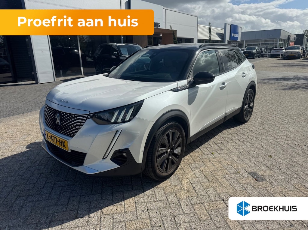 Peugeot e-2008 EV GT 50 kWh Alcantara/Leer | 18" Lichtmetaal | Stoelverwarming | LED | Adpatieve Cruise | Climate | Camera | Achteruitrijcamera | Afwijkende dakkleur | Airco (automatisch)