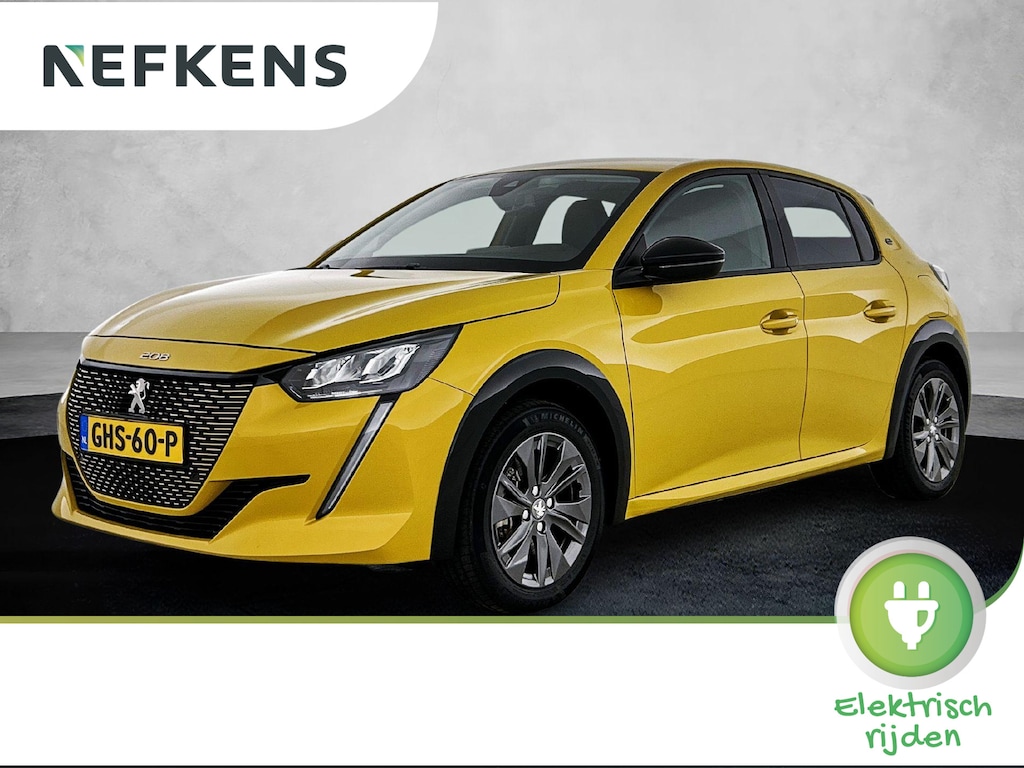Peugeot e-208 EV Allure 50 kWh 136pk | Lage kilometerstand | Navigatie | Achteruitrijcamera | Stoelverwarming | Climate Control | Cruise Control | Parkeersensoren | Stof/kunstleder | Keyless start | Apple Carplay / Android Auto | DAB+ radio | Led koplampen | Donker getint glas | 16" lichtmetalen velgen |