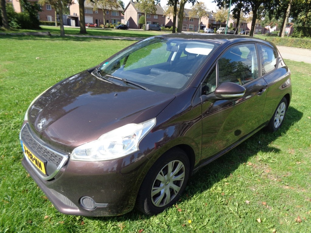 Peugeot 208 16-7-2027  a p k