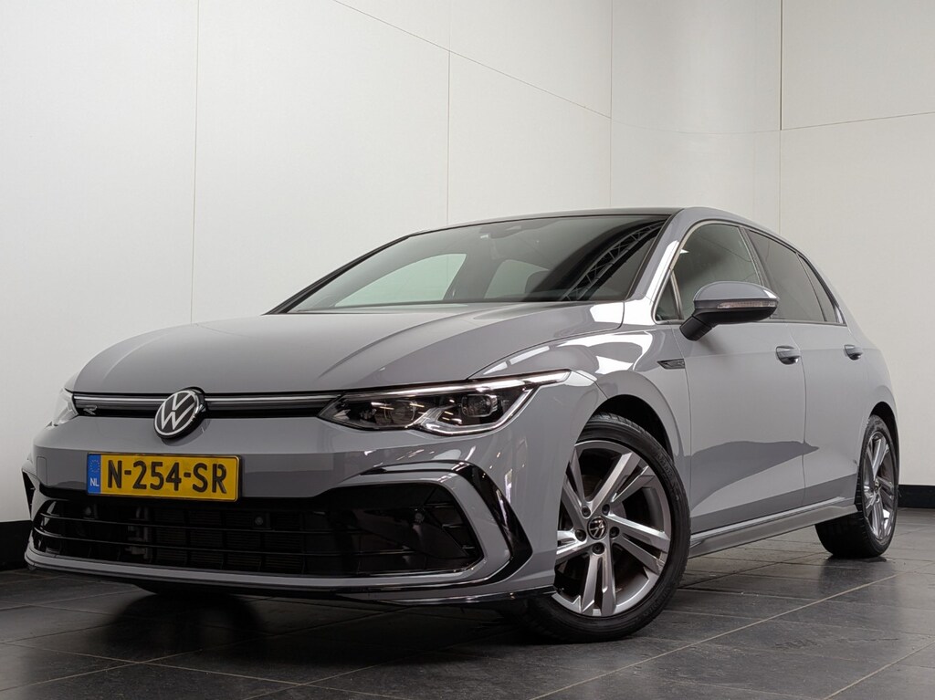 Volkswagen Golf 1.5 TSI 130 pk R-Line Business | Achteruitrijcamera | Schuifdak | Cruise control adaptief |