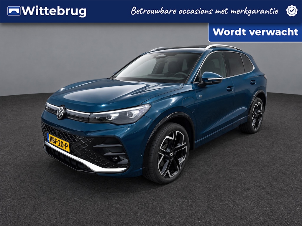 Volkswagen Tiguan 1.5 eHybrid 272pk R-Line Edition / Panoramadak / 360 Camera / Leder Varenna / Memory / Harman Kardon / Head-up display / Zwenkbare trekhaak /