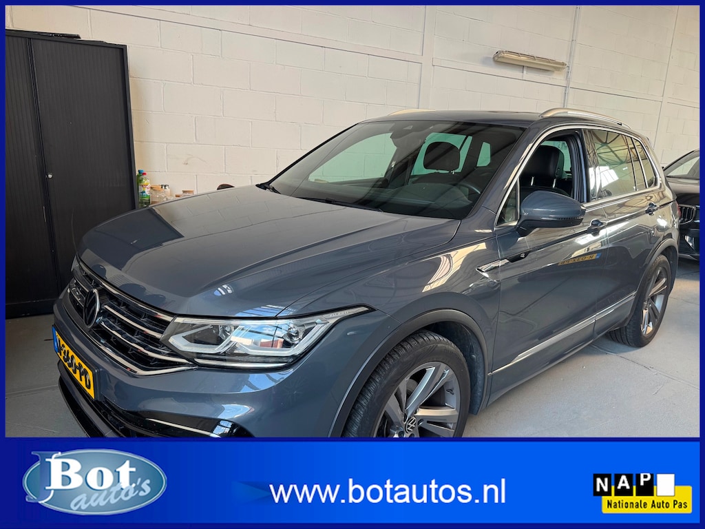 Volkswagen Tiguan 1.5 TSI R-Line Business+ ECC / CRUISE / NAVI / SENSOREN V+A / TREKHAAK / EL. KANTELDAK / LEDER / LMV / TOPSTAAT
