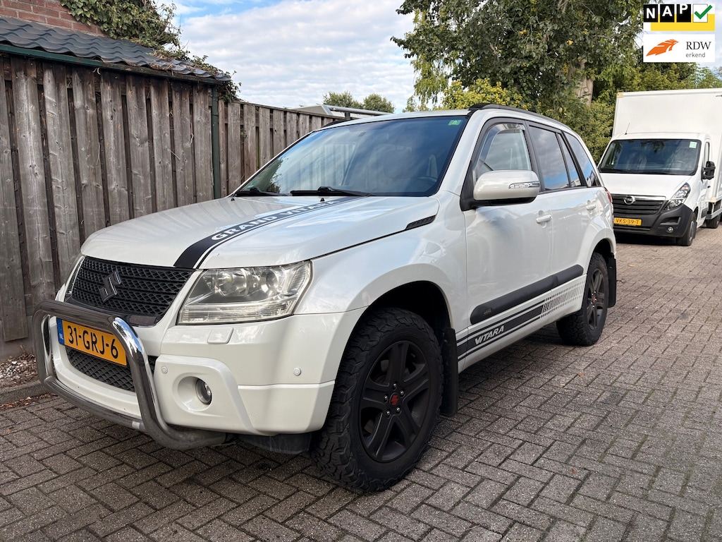 Suzuki Grand Vitara 2.4 High Executive - 4x4 - leder - airco
