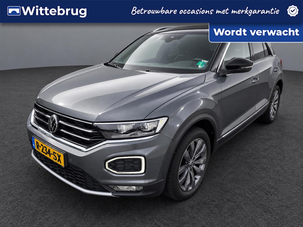 Volkswagen T-Roc 1.5 TSI Sport / Pano / Digitaal dashboard / Camera / Parkeersensoren V+A / Navigatie / App connect /