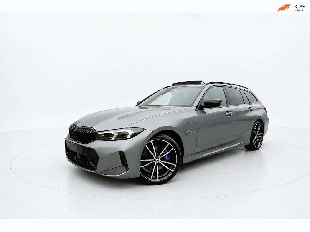 BMW 3-Serie Touring 330e M SPORT PANO SFEER CAM HEAD UP