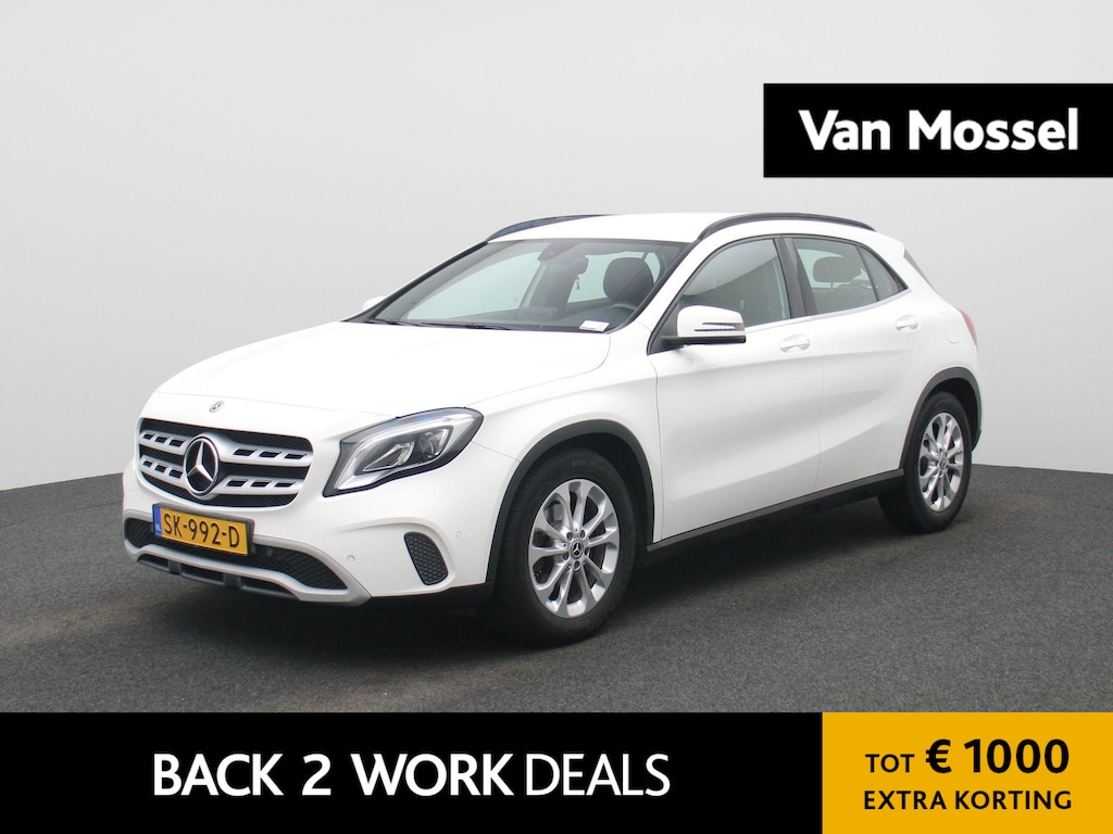 Mercedes-Benz GLA 180 Business Solution | ACHTERUITRIJCAMERA | HALF LEDER INTERIEUR | NAVIGATIE | CLIMATE CONTROL | PARKEERSENSOREN | STOELVERWARMING |