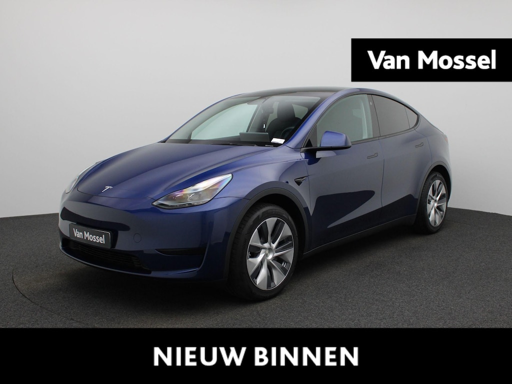 Tesla Model Y LONG RANGE AWD 75 KWH VERWACHT !! | PANORAMADAK | ELEKTRISCHE KOFFERKELP | LEDEREN BEKLEDING | STOELVERWARMING | STUURWIELVERWARMING | PARKEERSENSOREN VOOR + ACHTER | CAMERA | 12 MAANDEN BOVAG GARANTIE |