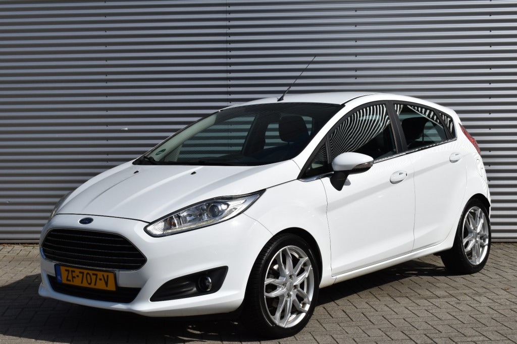 Ford Fiesta 1.0 ECOB. TITANIUM / 17 VELGEN / STOELVERWARMING / CLIMATE-CONTROL /