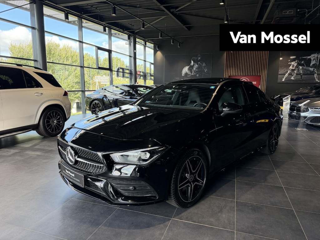 Mercedes-Benz CLA 250 e AMG Line | PANORAMADAK | STOELVERWARMING | ACHTERUITRIJCAMERA | SFEERVERLICHTING | APPLE CARPLAY | NIGHT PAKKET | 18 INCH |