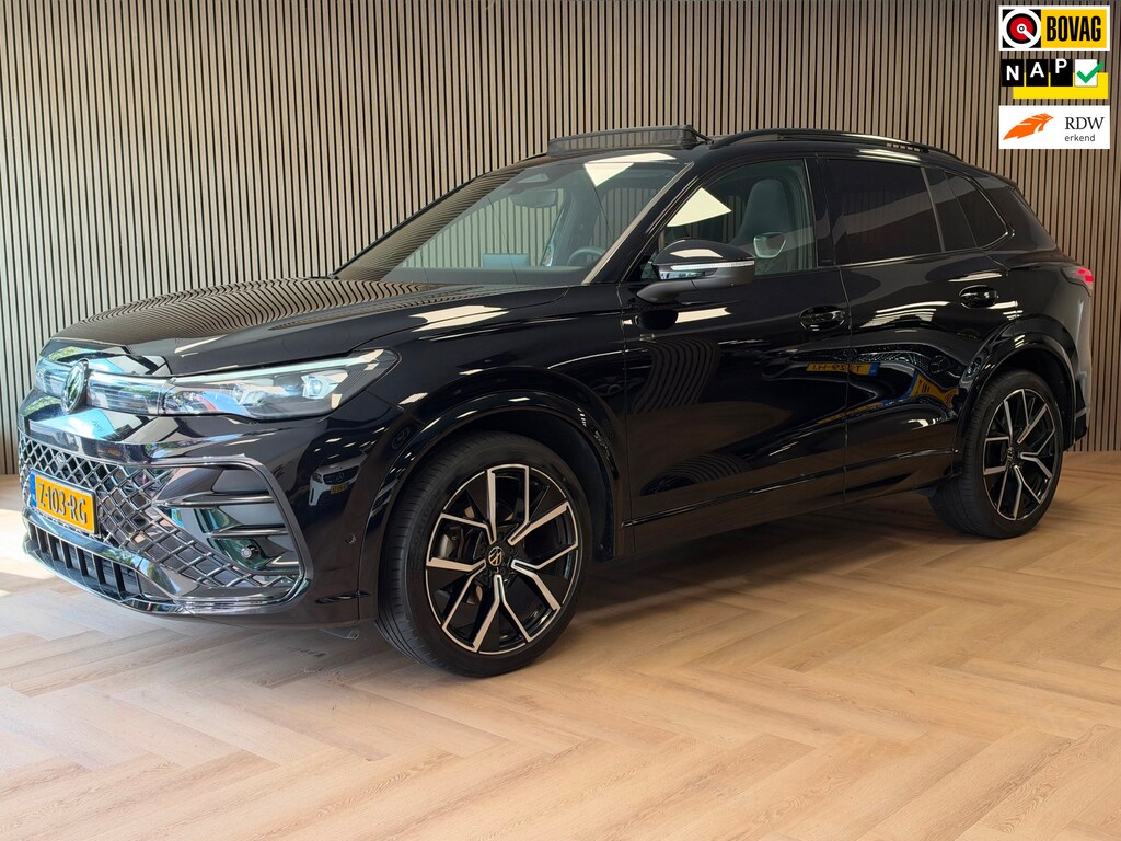 Volkswagen Tiguan 1.5 eTSI R-Line Business DSG PANO NAVI 360CAM TREKHAAK BTW IQ LIGHT