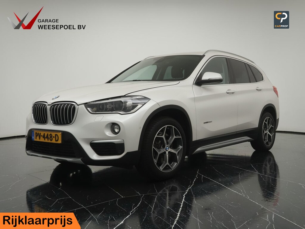 BMW X1 sDrive20i Centennial High Executive Automaat 192PK - Lederen bekleding - Panoramadak - Stoelverwarming - 18 inch LM velgen - 12 maanden garantie