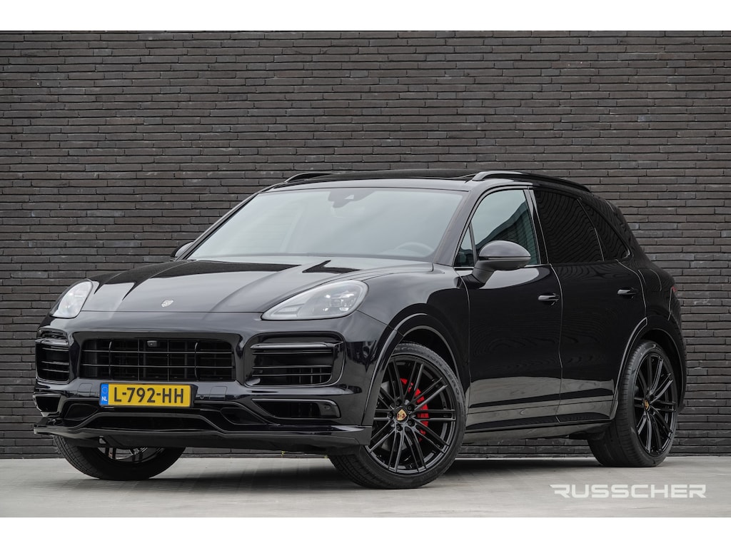 Porsche Cayenne 3.0 E-Hybrid 462Pk | Tech Art | Sport-Design Pakket | Akrapovic | Luchtvering | Panoramadak | 360° Camera | 22''