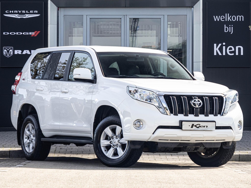 Toyota Land Cruiser 2.8 D-4D-F Challenger Blind Van | Cruise Control | Leder | Trekhaak | Navigatie | Elektrische stoelen |