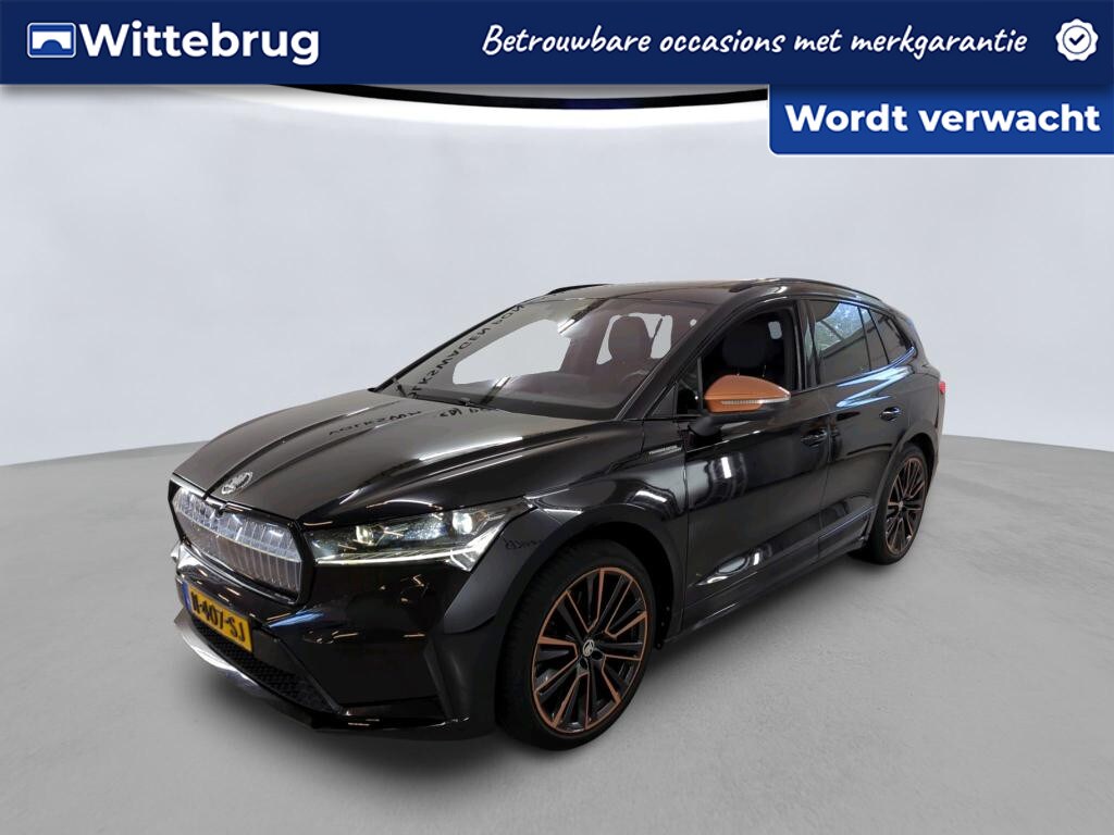 Skoda Enyaq iV 80 204pk Founders Edition Black / Panorama dak / Leder / Navigatie / LM 21 inch / Matrix LED / Camera