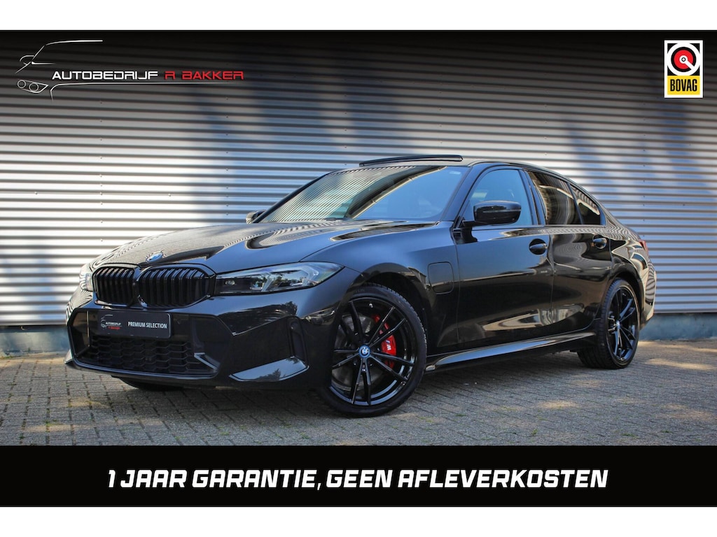 BMW 3-Serie 330e M Sport // Panoramadak | Harman Kardon Surround | Shadow Line Plus | 360 camera | Drive Recorder | M Adaptive Onderstel