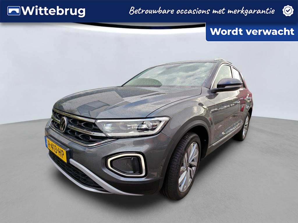 Volkswagen T-Roc 1.5 TSI 150pk Style DSG Automaat / Navigatie / LM 18 inch / Camera / Park Assist / LED / APP
